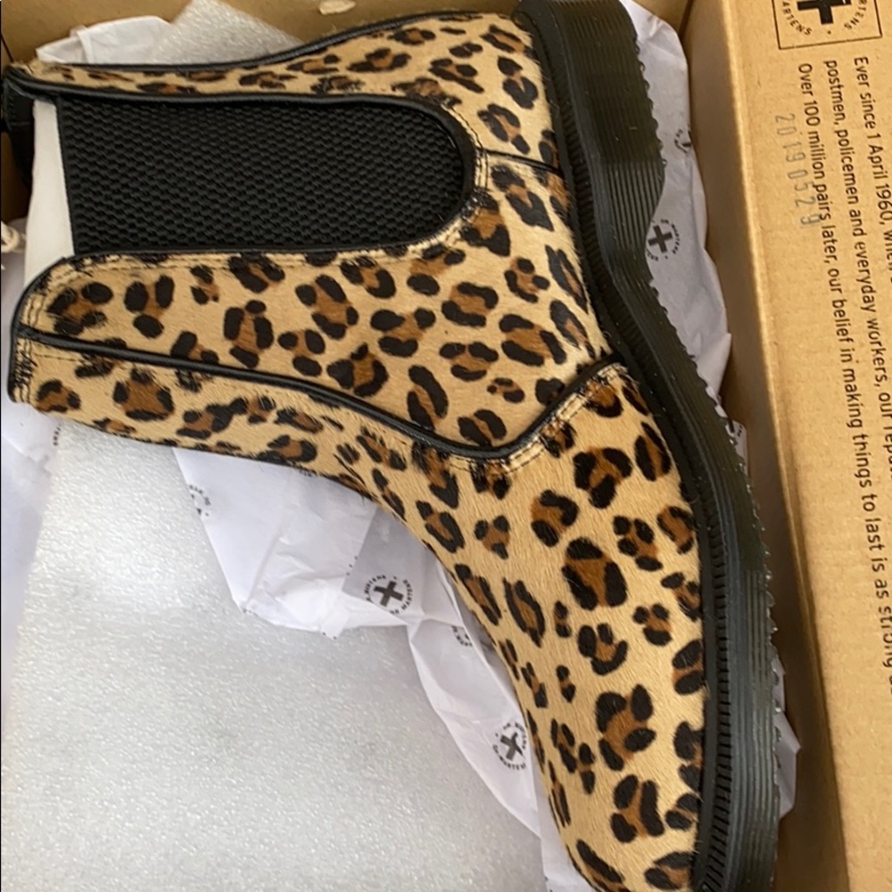 🔥Dr. Martens Flora Hair On Kensington 🐆NWT - Picture 12 of 13